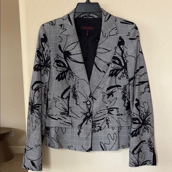 Escada Black & Gray Floral Blazer with 2 Button Front - Picture 12 of 16